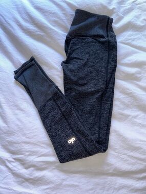 ALO Yoga Women’s Dark Charcoal Heather Leggings size S